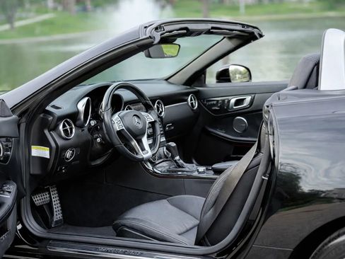Used 2014 Mercedes-Benz SLK 350 image 7