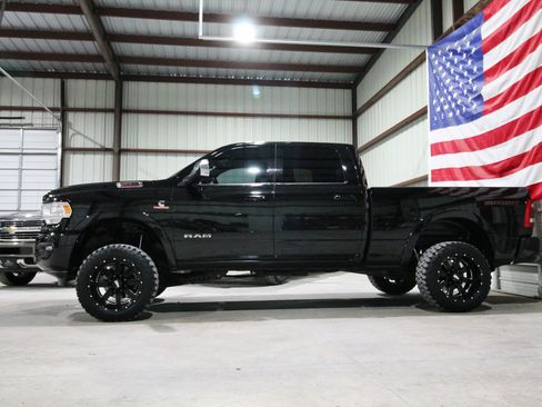 Used 2022 RAM 2500 Laramie AWD/4WD image 5