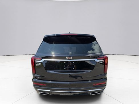 Used 2024 Cadillac XT6 Premium Luxury w/ Technology Package AWD/4WD image 9