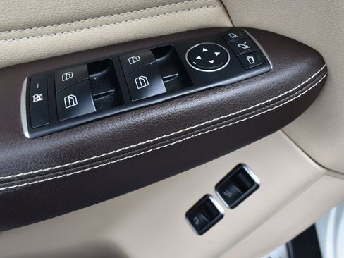 Used 2018 Mercedes-Benz GLS 450 4MATIC w/ Premium Package image 46