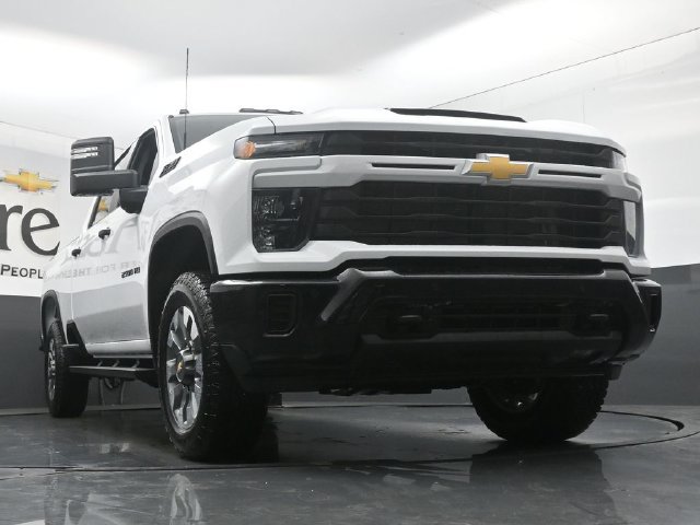 New 2026 Chevrolet Silverado 2500 Custom w/ Custom Value Package AWD/4WD image 3
