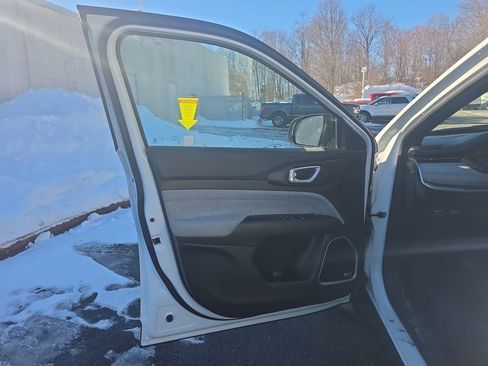 Used 2023 Jeep Compass Latitude w/ Sun and Sound Group image 25