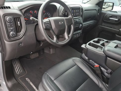 Used 2025 Chevrolet Silverado 1500 Custom Trail Boss w/ LPO, Dark Essentials Package AWD/4WD image 17