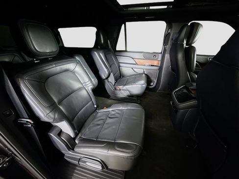 Used 2022 Lincoln Navigator L Reserve AWD/4WD image 29