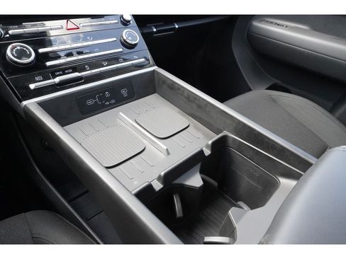 Used 2025 Hyundai Santa Fe SE FWD image 15