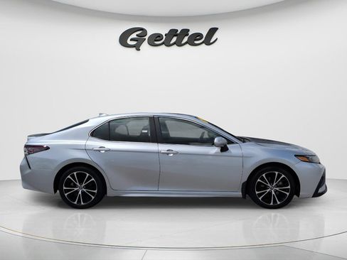 Used 2023 Toyota Camry SE w/ Convenience Package FWD image 4