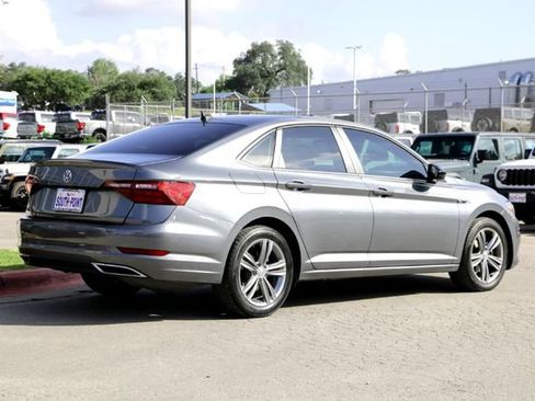 Used 2020 Volkswagen Jetta R-Line w/ R-Line Cold Weather Package FWD image 5