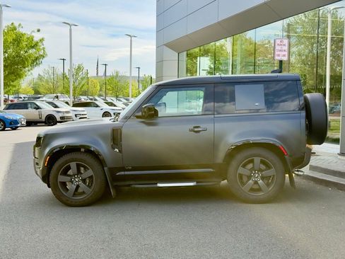 Used 2023 Land Rover Defender 90 Carpathian Edition image 7