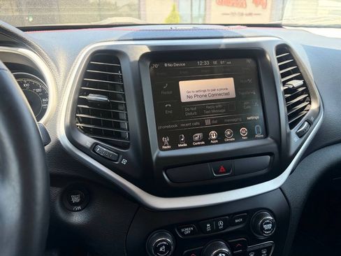 Used 2016 Jeep Cherokee Trailhawk w/ Comfort/Convenience Group AWD/4WD image 25