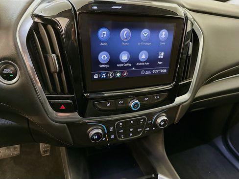 Used 2021 Chevrolet Traverse LT image 26