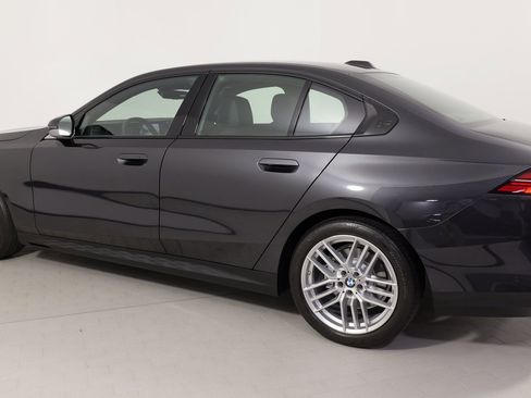 Used 2024 BMW 530i image 17