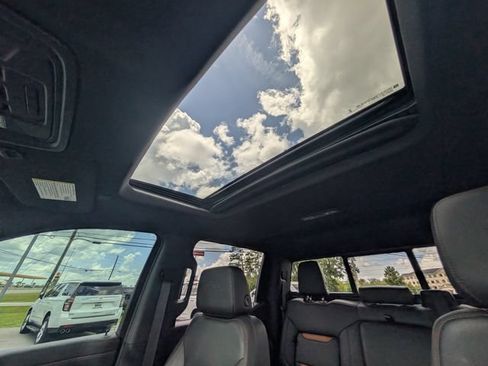 Used 2022 GMC Sierra 1500 AT4 w/ AT4 Preferred Package AWD/4WD image 15