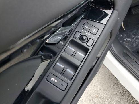 Used 2026 Land Rover Range Rover Evoque S AWD/4WD image 22