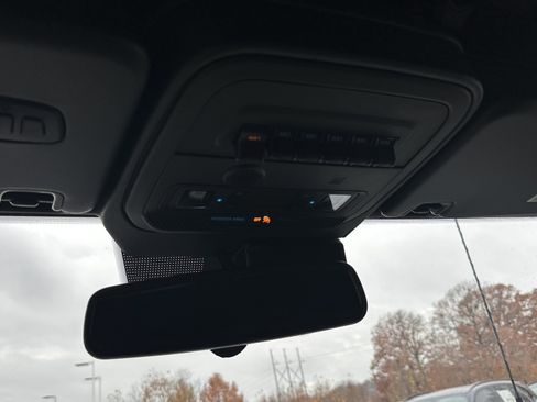 Used 2024 Ford Bronco Wildtrak image 28