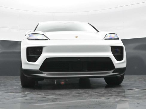 Certified 2025 Porsche Macan Electric RWD image 44