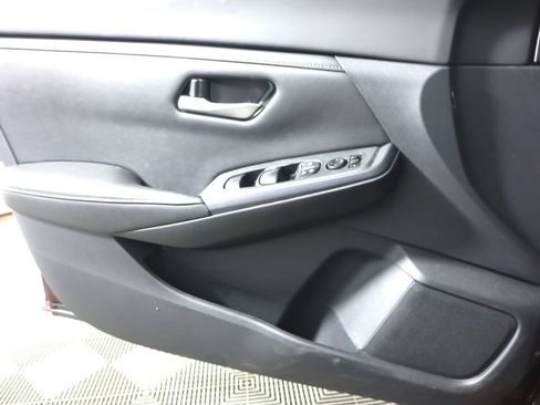 Used 2023 Nissan Sentra SV FWD image 17