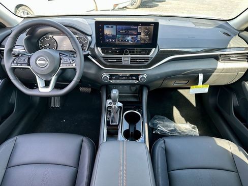 Certified 2025 Nissan Altima 2.5 SR w/ SR Premium Package FWD image 19