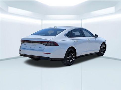 Used 2023 Honda Accord Touring image 6