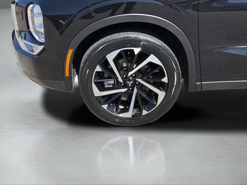 Used 2024 Mitsubishi Outlander SE image 9