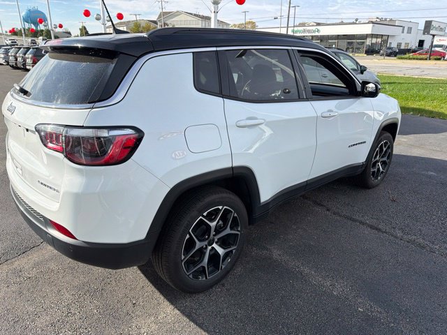 Used 2026 Jeep Compass Limited AWD/4WD image 11
