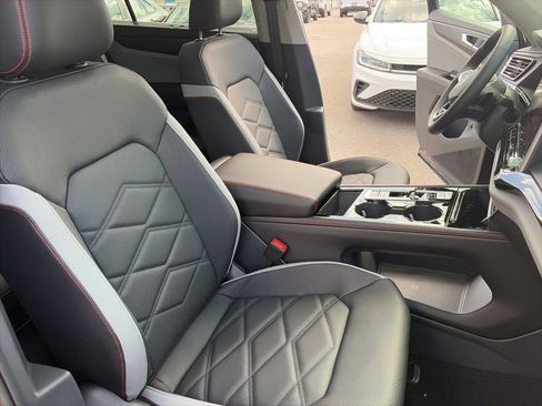 New 2026 Volkswagen Atlas Peak Edition AWD/4WD image 29