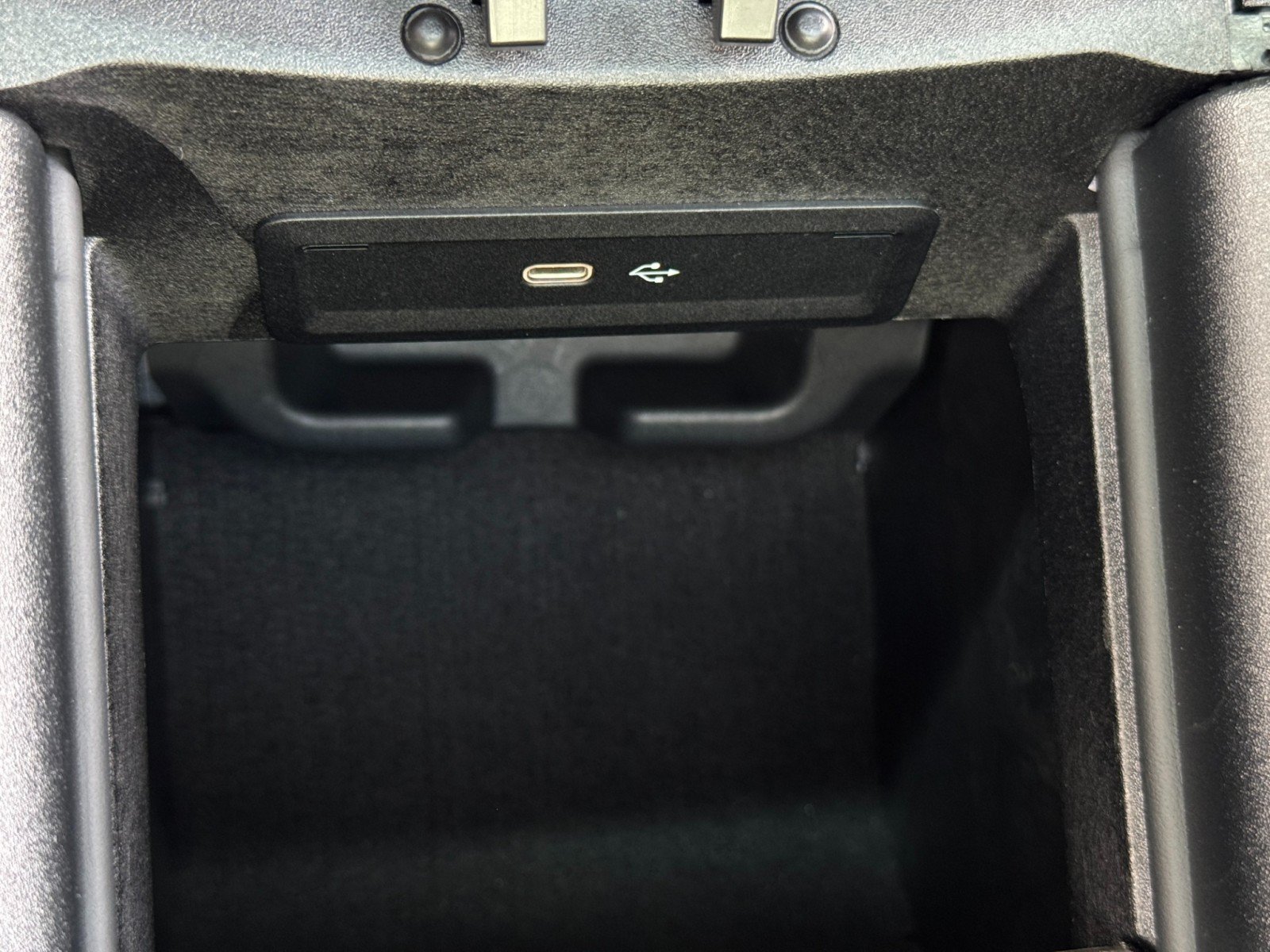 Used 2025 Mercedes-Benz GLS 63 AMG 4MATIC image 47