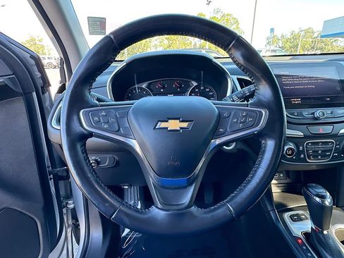 Used 2019 Chevrolet Equinox LT w/ Sun & Navigation Package image 12