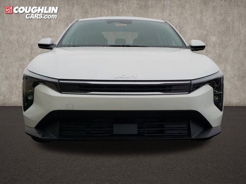 New 2025 Kia K4 LXS image 2