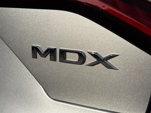 Used 2025 Acura MDX SH-AWD w/ Technology Package image 11