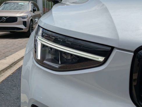 Certified 2024 Volvo XC40 B5 Plus w/ Protection Package Premier AWD/4WD image 10