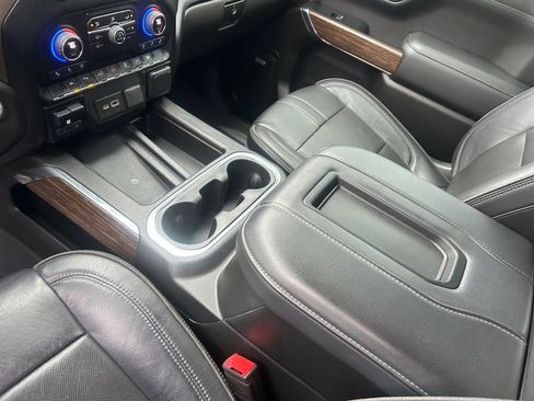 Used 2022 Chevrolet Silverado 1500 High Country w/ Technology Package AWD/4WD image 21
