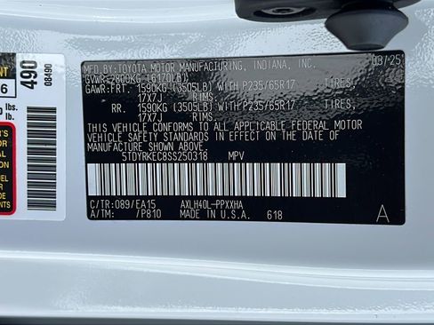 Used 2025 Toyota Sienna XLE FWD image 24