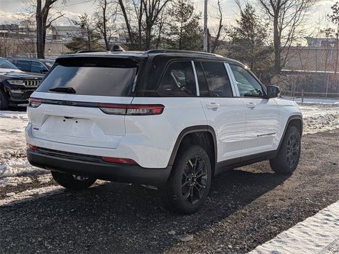 New 2025 Jeep Grand Cherokee Limited image 3