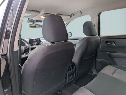 Used 2025 Nissan Rogue SV FWD image 30