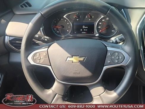 Used 2023 Chevrolet Traverse LT image 16