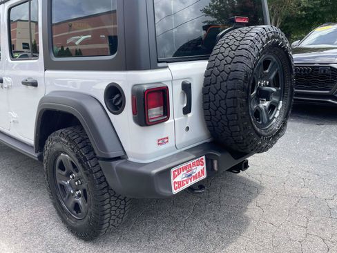 Used 2024 Jeep Wrangler Unlimited Sport AWD/4WD image 30