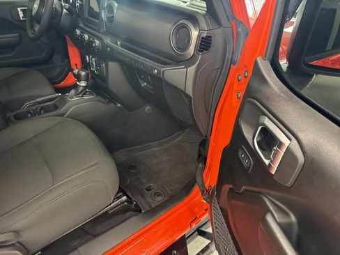 Used 2023 Jeep Wrangler Unlimited w/ Cold Weather Group AWD/4WD image 23