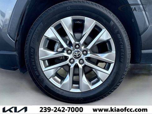Used 2021 Toyota RAV4 Limited image 43