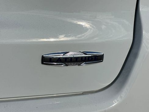 Used 2025 Jeep Compass Latitude image 32