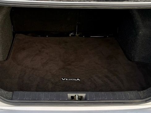 Used 2021 Nissan Versa SV image 7