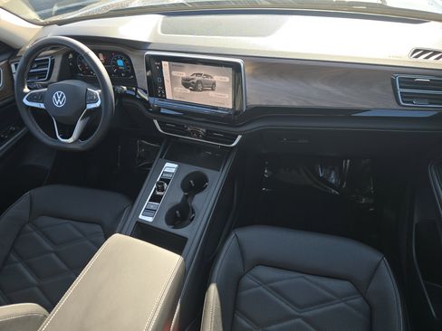 New 2026 Volkswagen Atlas SE image 16