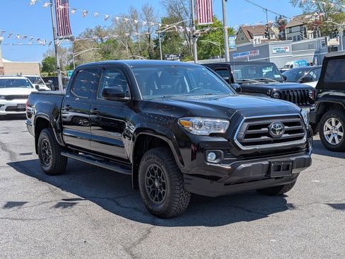 Used 2022 Toyota Tacoma SR5 AWD/4WD image 4