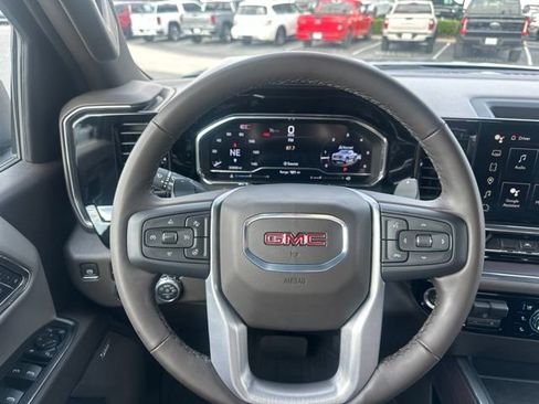 Used 2024 GMC Sierra 1500 SLT AWD/4WD image 18