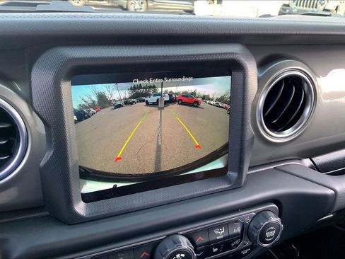 Certified 2022 Jeep Wrangler Unlimited Sahara w/ Cold Weather Group AWD/4WD image 27