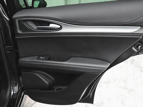 Used 2024 Alfa Romeo Stelvio Ti image 13