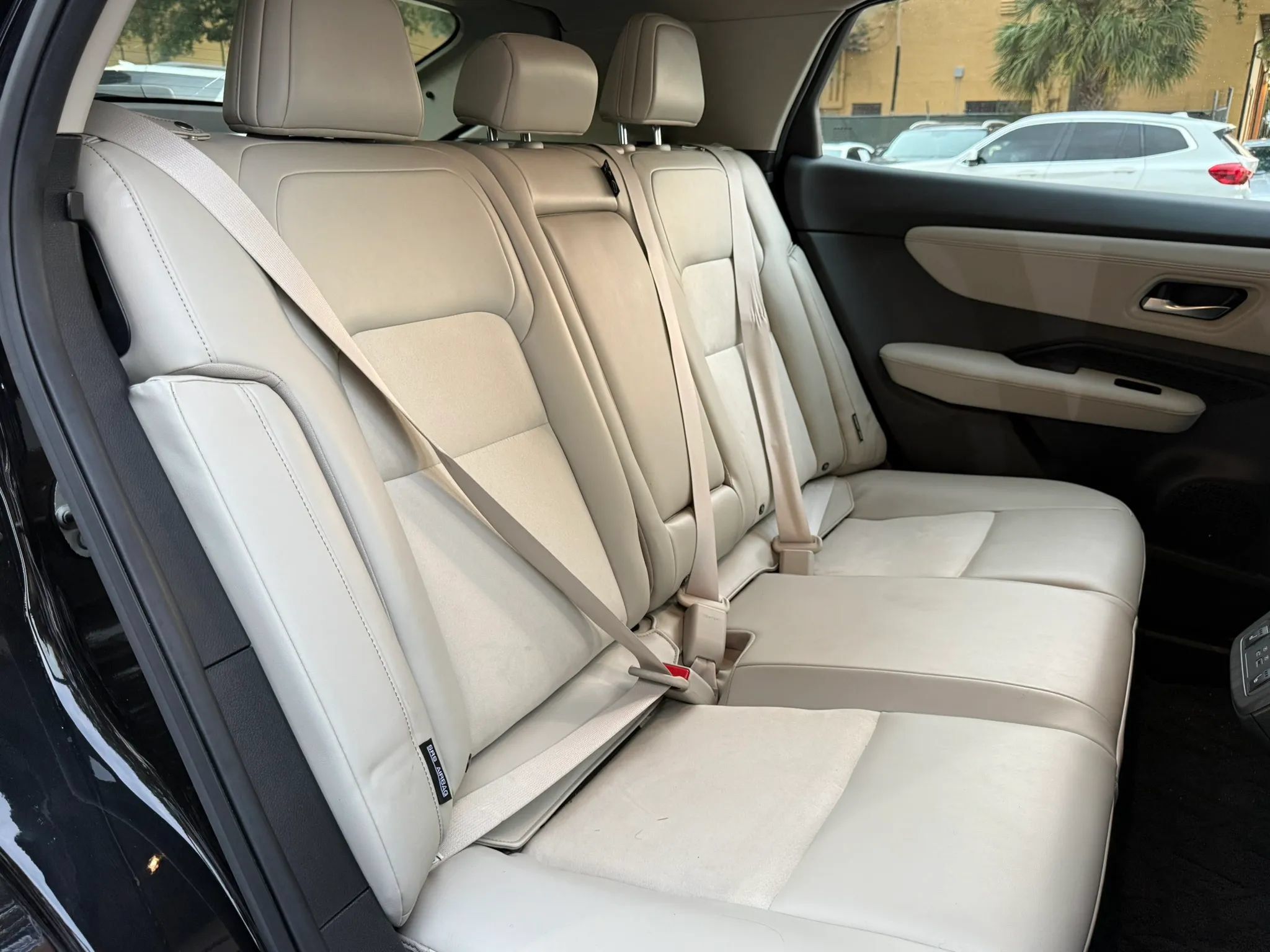 Used 2024 Nissan Ariya FWD image 16