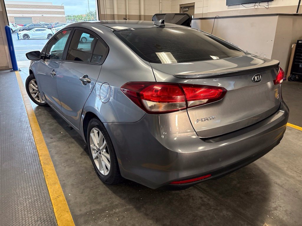 Used 2017 Kia Forte S FWD image 5