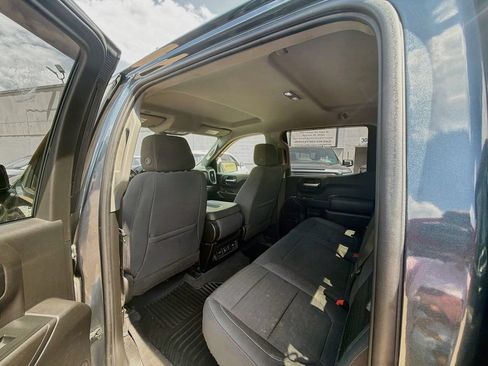 Used 2019 Chevrolet Silverado 1500 LT w/ Convenience Package AWD/4WD image 9