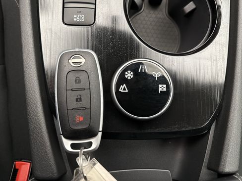 Used 2026 Nissan Rogue S image 23