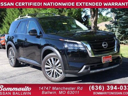 Certified 2025 Nissan Pathfinder SL w/ SL Premium Package FWD image 1